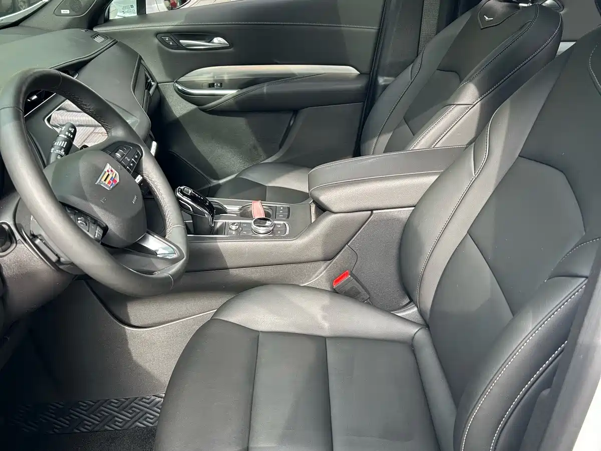 Cadillac XT4 2022 2022 28T FWD Luxury