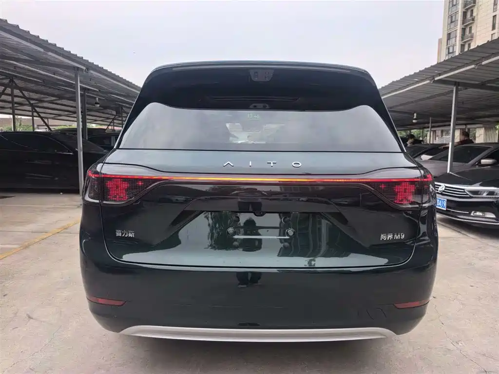 AITO Wenjie AITO M9 2025 Extended Range Ultra 52kWh 6-Seater фото 8