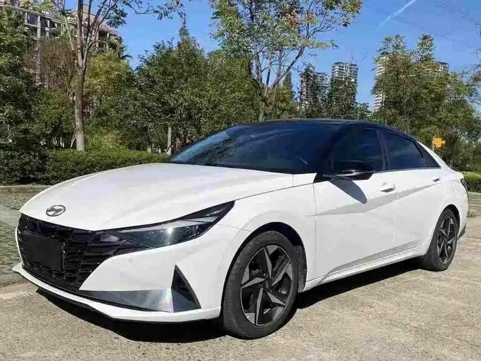  Hyundai Elantra 2022 1.5L CVT LUX Premium Edition