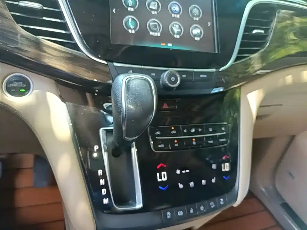 Buick GL8 2017 ES 28T Flagship China V фото 14