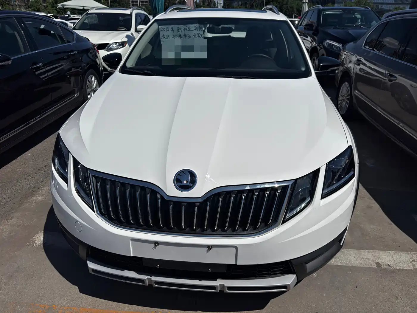 Škoda Octavia 2018 Model Wagon TSI280 DSG Luxury Edition фото 2