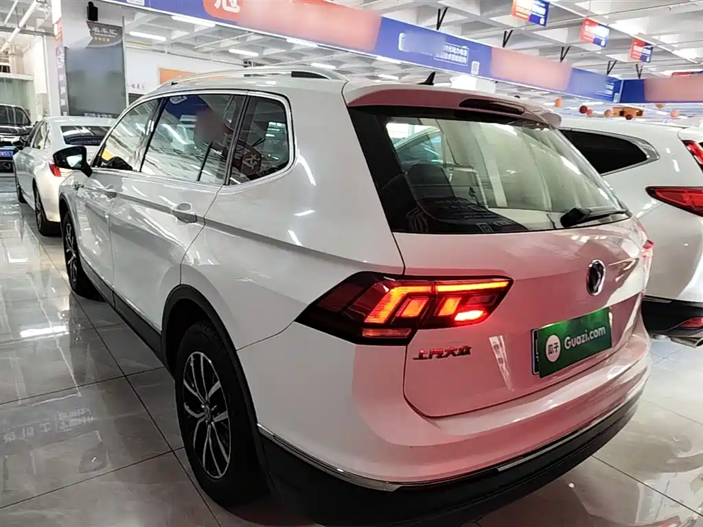 Volkswagen Tiguan L 2018 330TSI Automatic 2WD Comfort Edition фото 5
