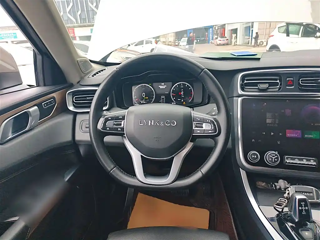 Lynk & Co 01 2019 2.0T 2WD Type Pro Version China VI фото 7