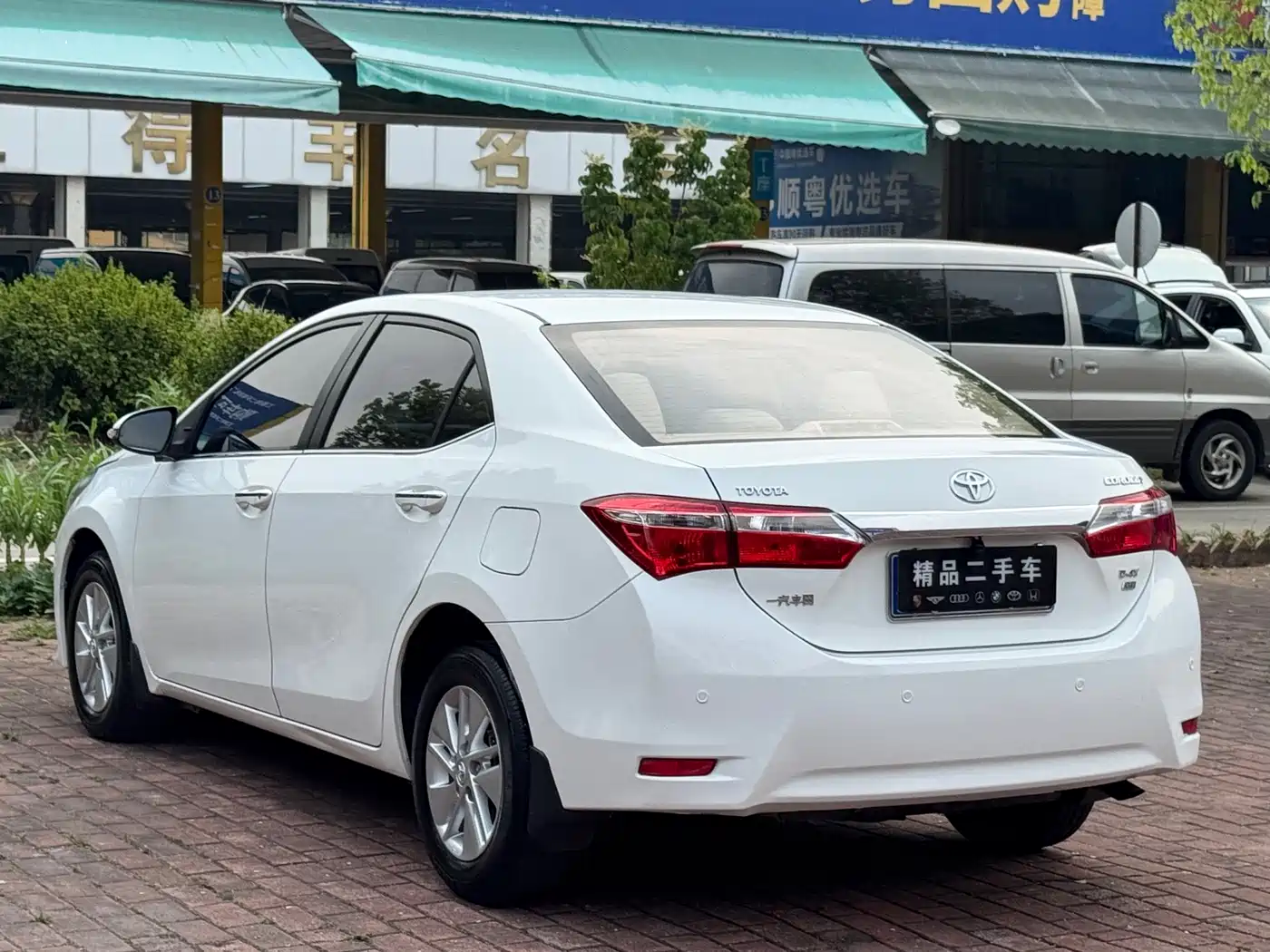 Toyota Corolla 2017 1.2T CVT GL фото 18
