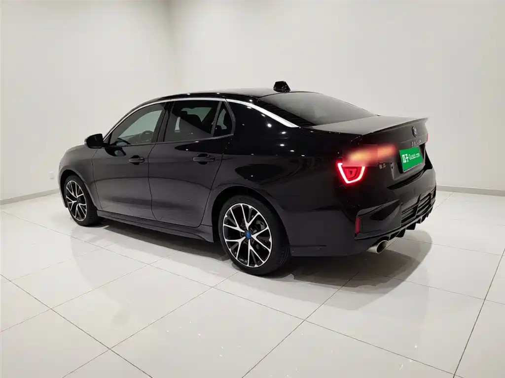 Lynk & Co 03 2021 2.0TD Auto Jin Champion Edition фото 5