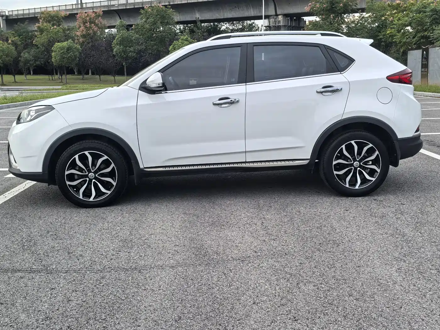 MG Roewe RX5 2016 2016 1.5TGI TST Luxury Edition