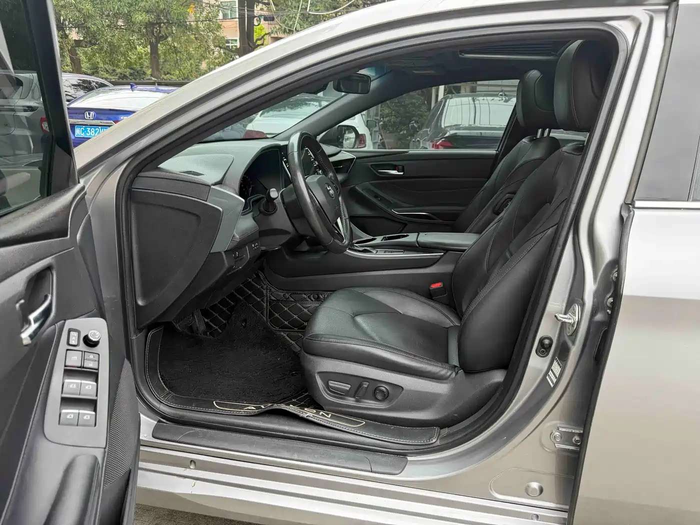 Toyota Avalon 2019 2.0L Luxury Edition (China VI) фото 10