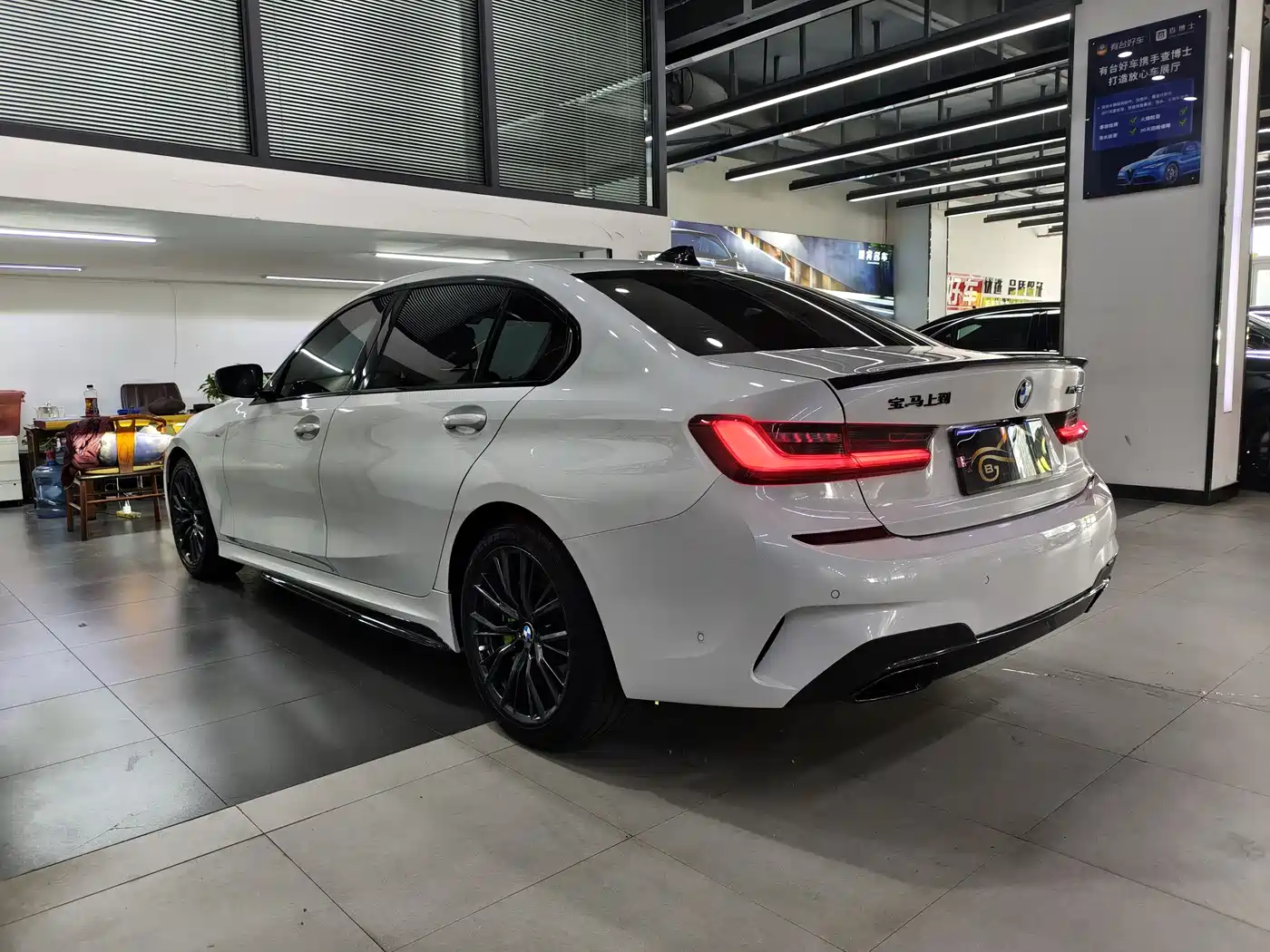 BMW 3 Series 2021 325Li M Sport Night Edition фото 4