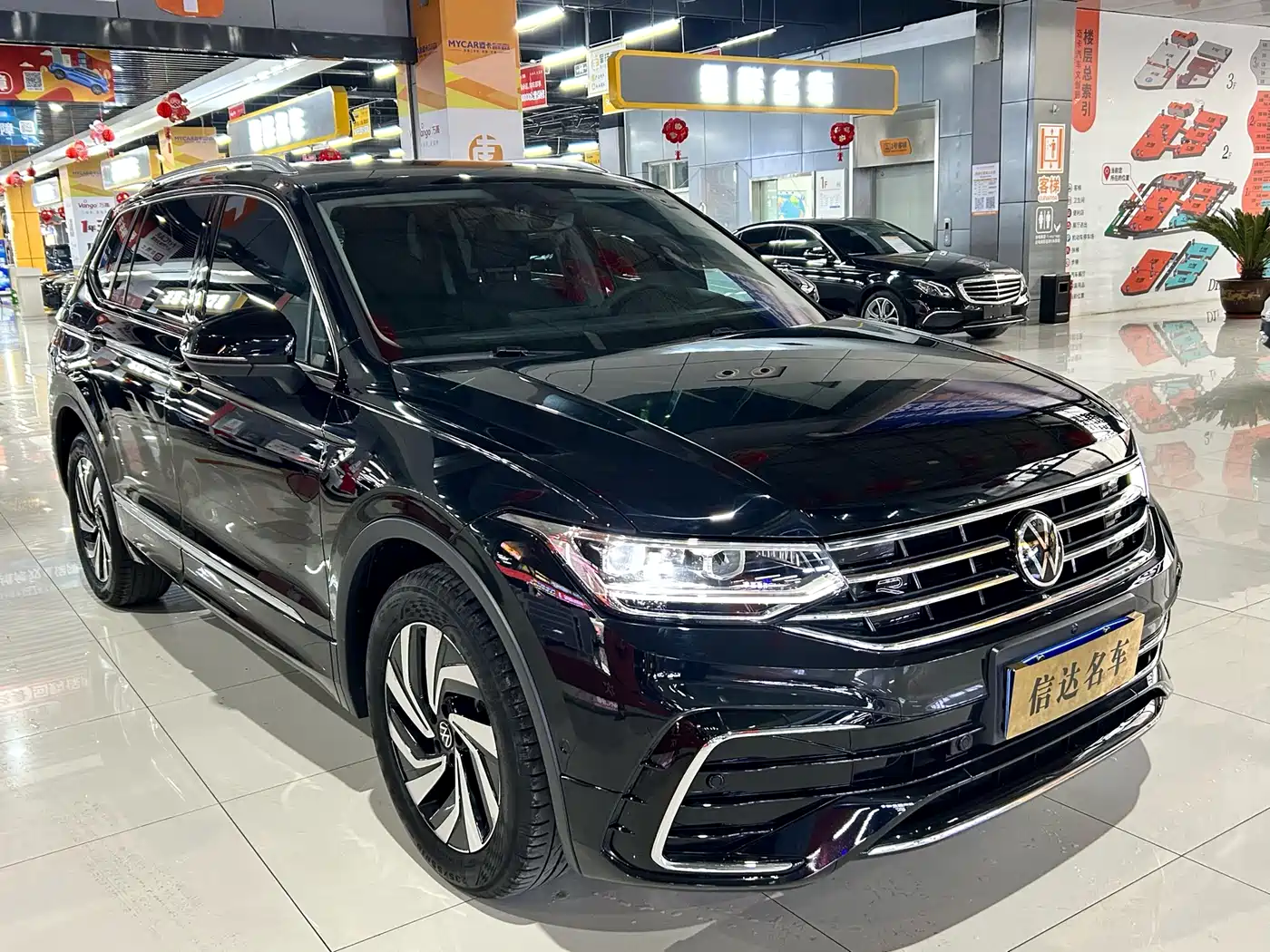 Volkswagen Tiguan L 2024 Outstanding 330TSI Auto 2WD R-Line Dragon Glory Edition фото 3