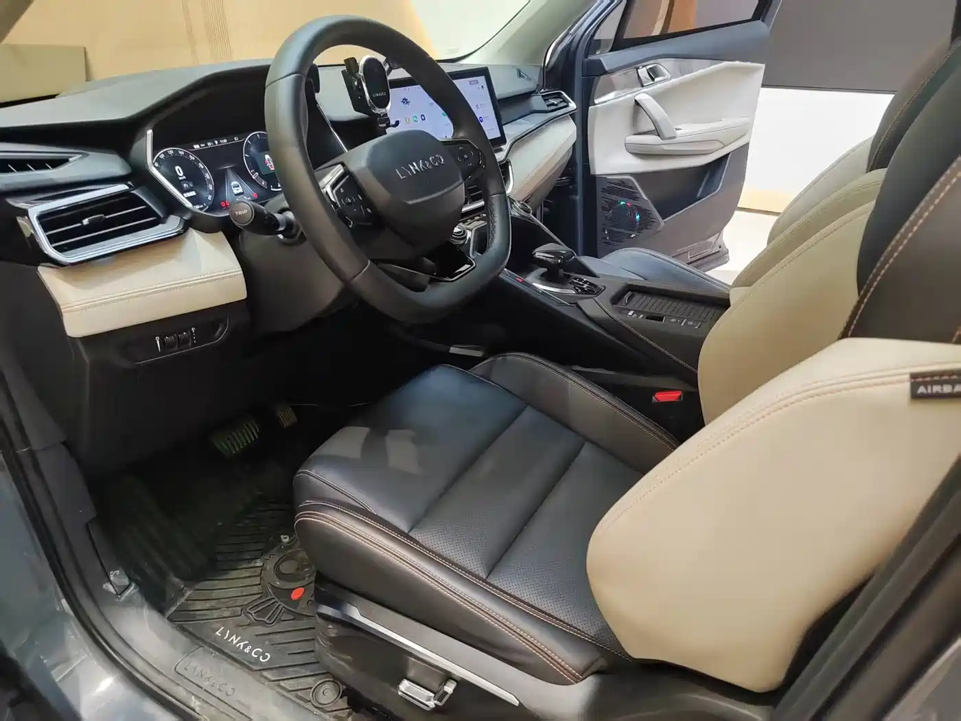 Lynk & Co 06 2023 Remix 1.5T Power Pro фото 14