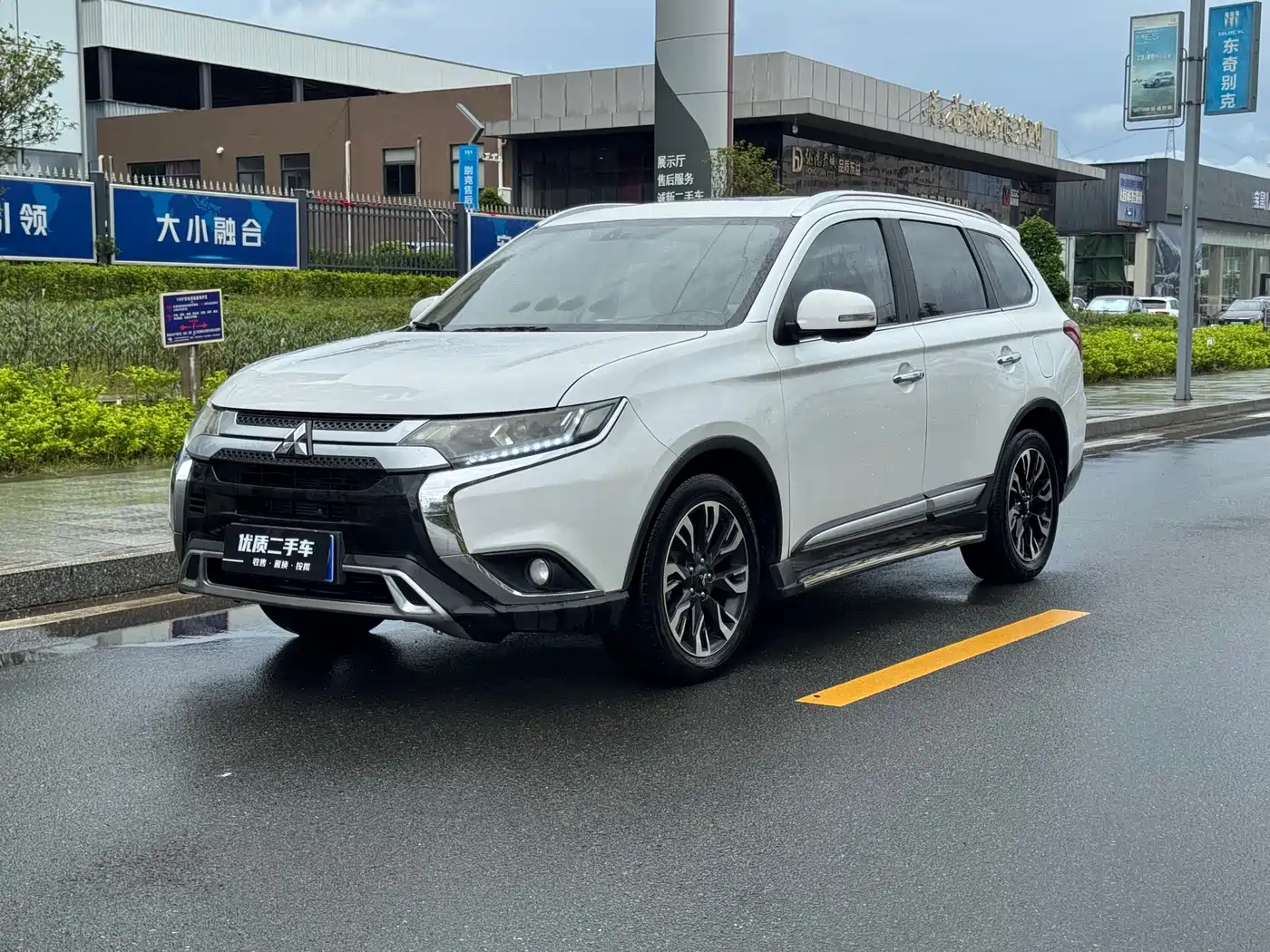 Mitsubishi Outlander 2020 2.4L 4WD Luxury 5-seater фото 3