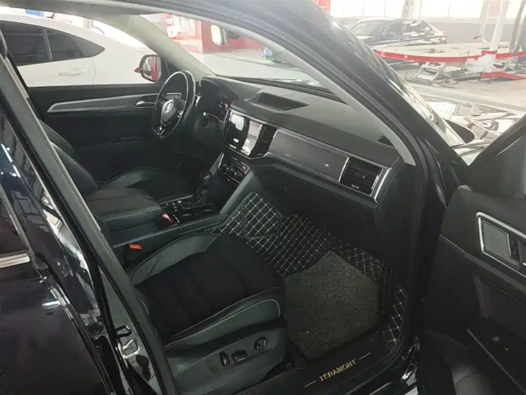 Volkswagen Teramont 2020 380TSI 4WD Luxury Edition China VI фото 11