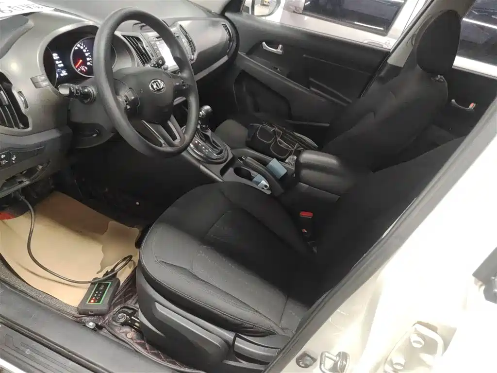 Kia Sportage 2015 2.0L Automatic 2WD GL фото 11
