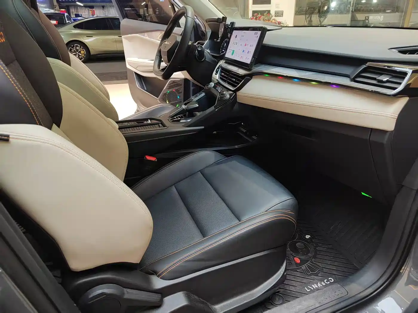 Lynk & Co 06 2023 Remix 1.5T Power Pro фото 16