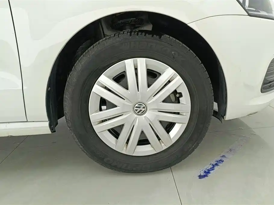 Volkswagen Polo 2018 1.5L Manual Safe Drive фото 6
