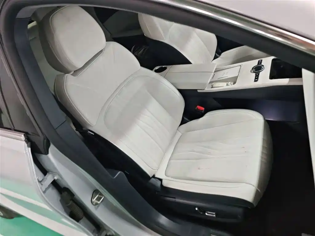 Geely Galaxy Galaxy E8 2024 665km RWD Starship Voyager Edition фото 25