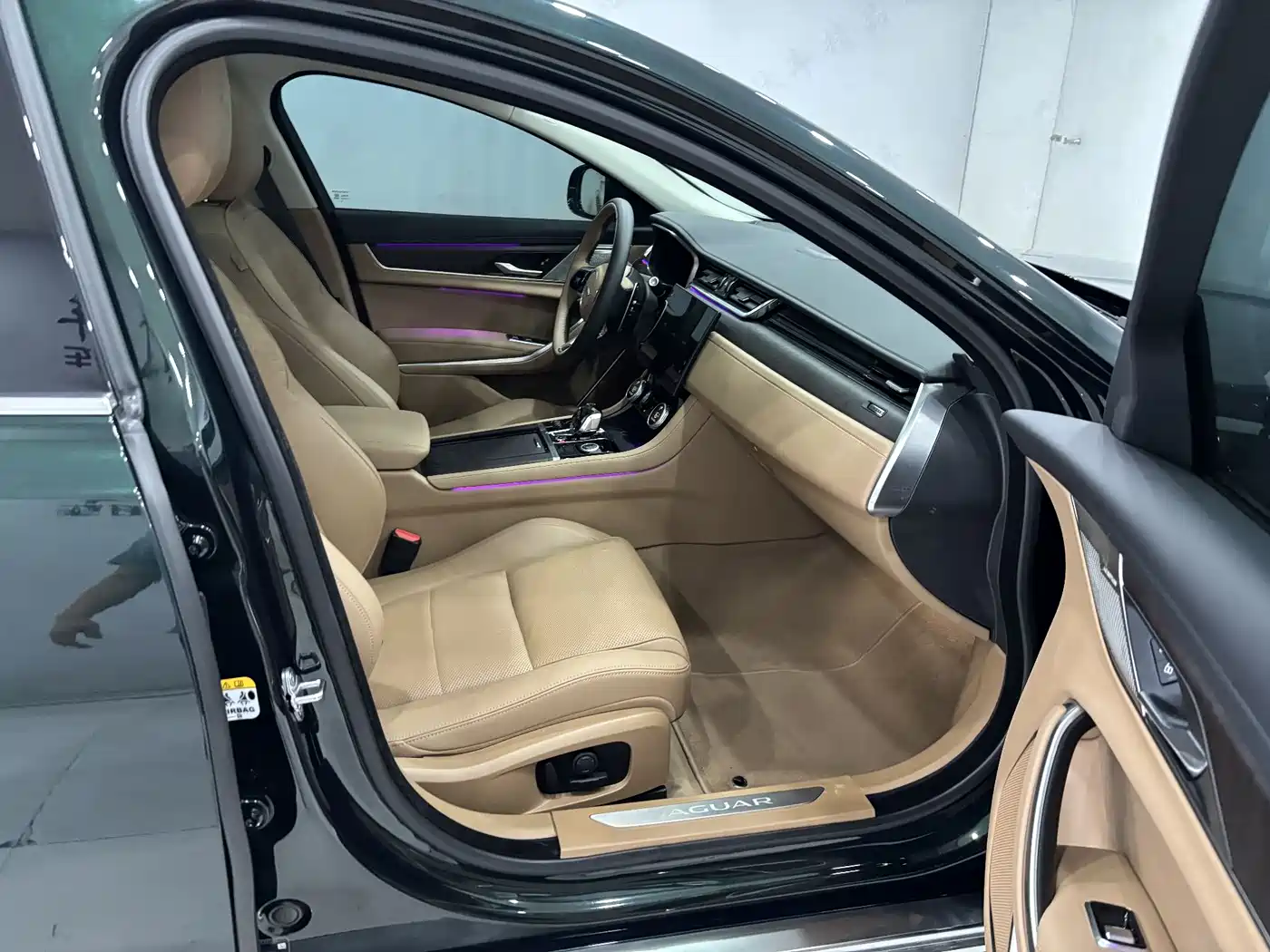 Jaguar XFL 2024 2.0T P250 2WD Premium Luxury фото 26