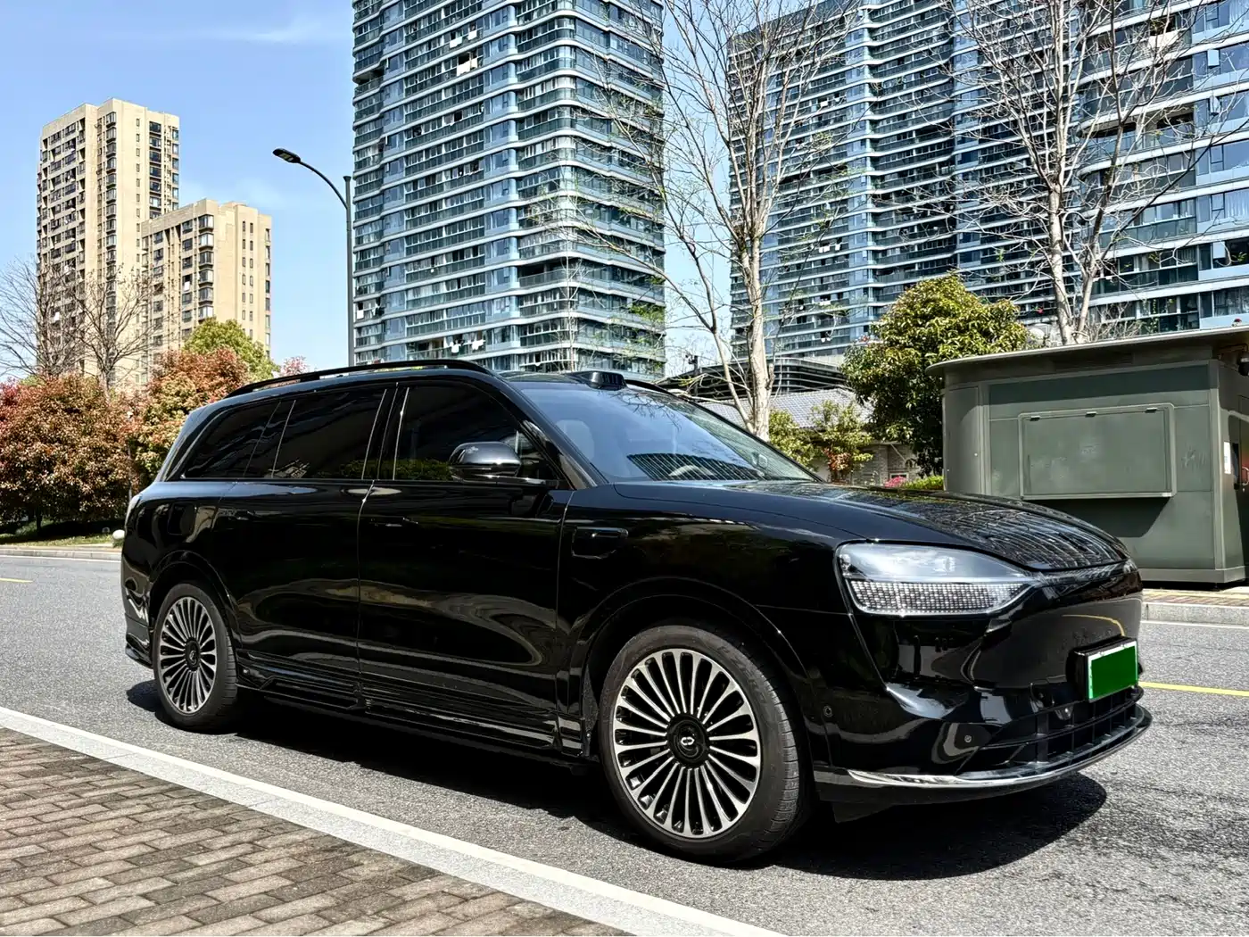 AITO Wenjie AITO M9 2025 Extended Range Ultra 52kWh 6-Seater фото 6