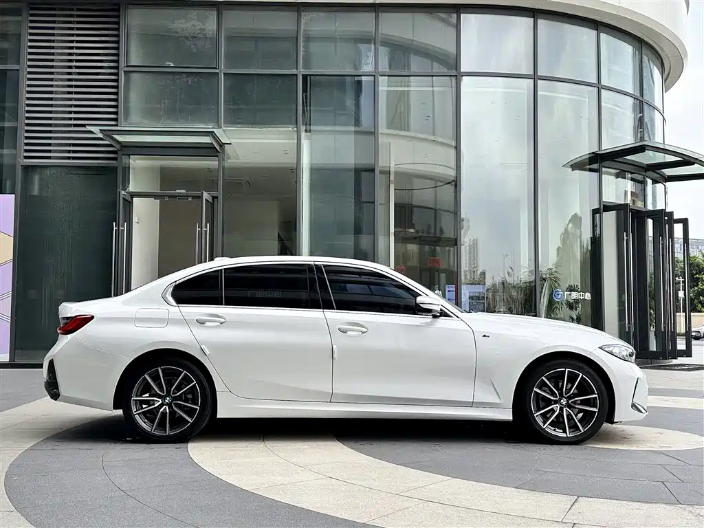 BMW 3 Series 2024 320Li M Sport Package фото 29