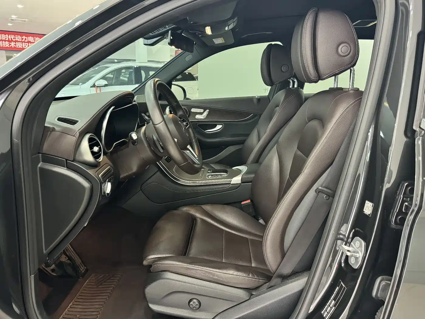 Mercedes-Benz GLC 2020 GLC 260 L 4MATIC Luxury фото 6
