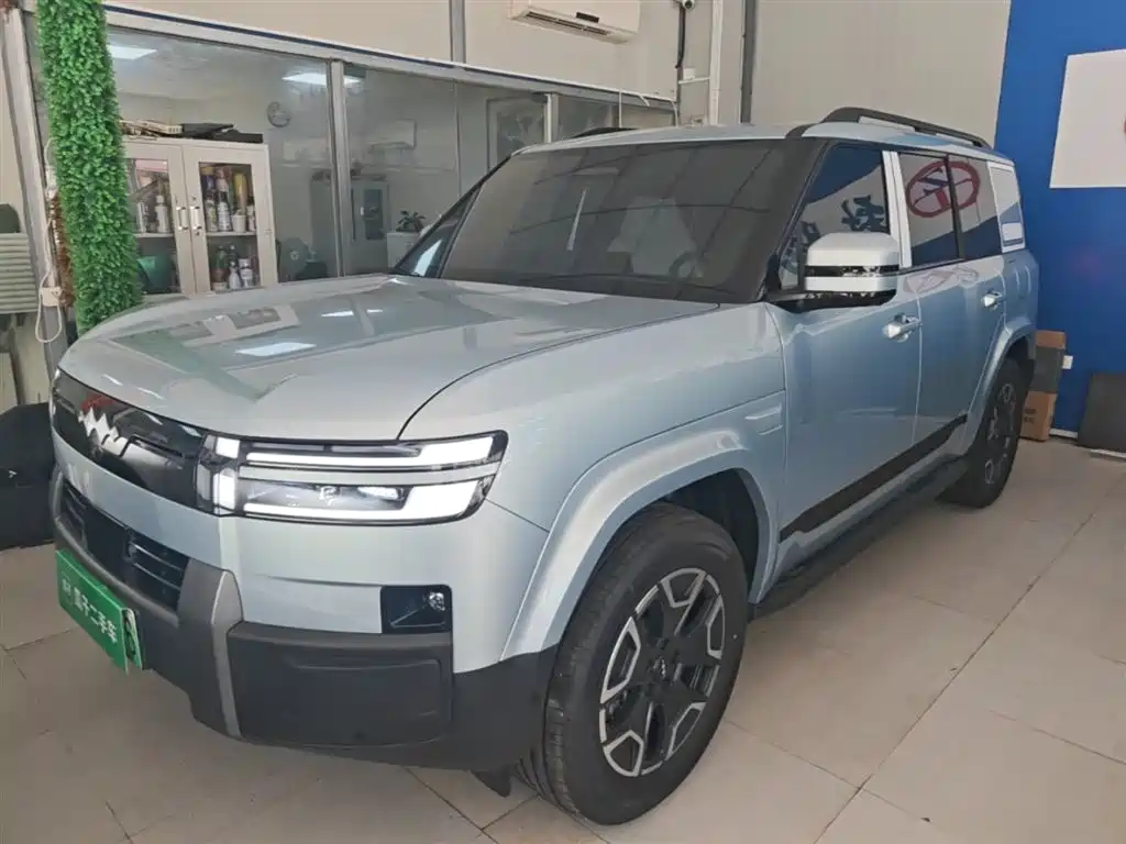 Fang Cheng Bao Titanium 7 2025 AWD Base Model