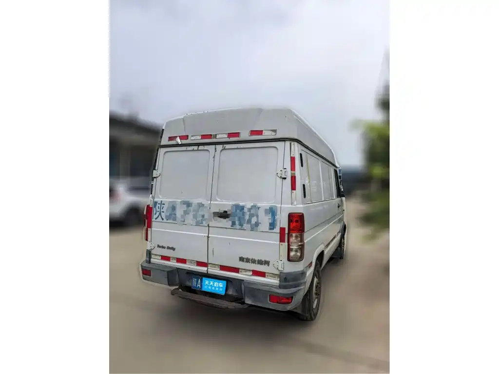 Photo 2 - Iveco Daily