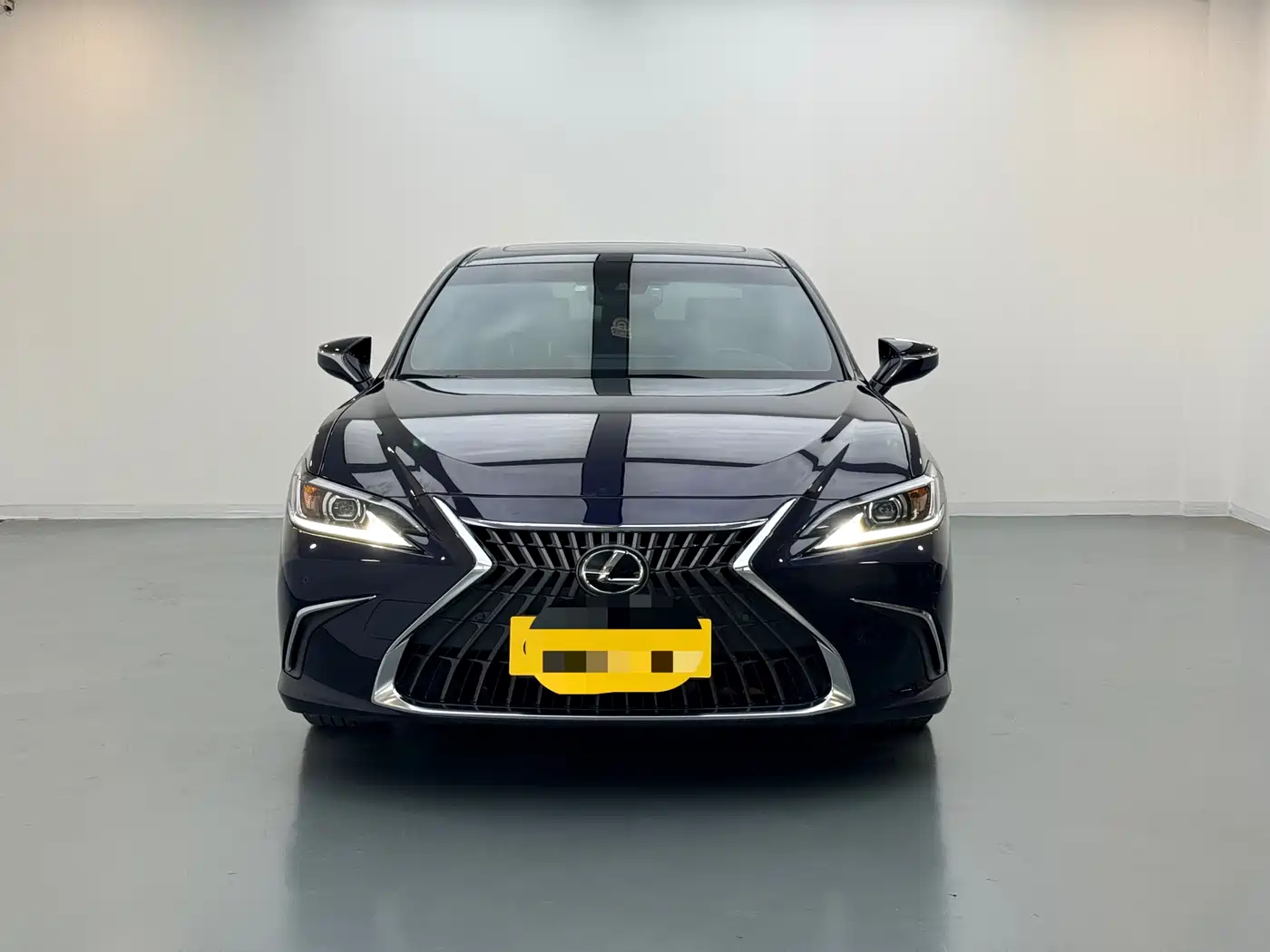 Lexus ES 2022 200 Excellence Edition фото 2