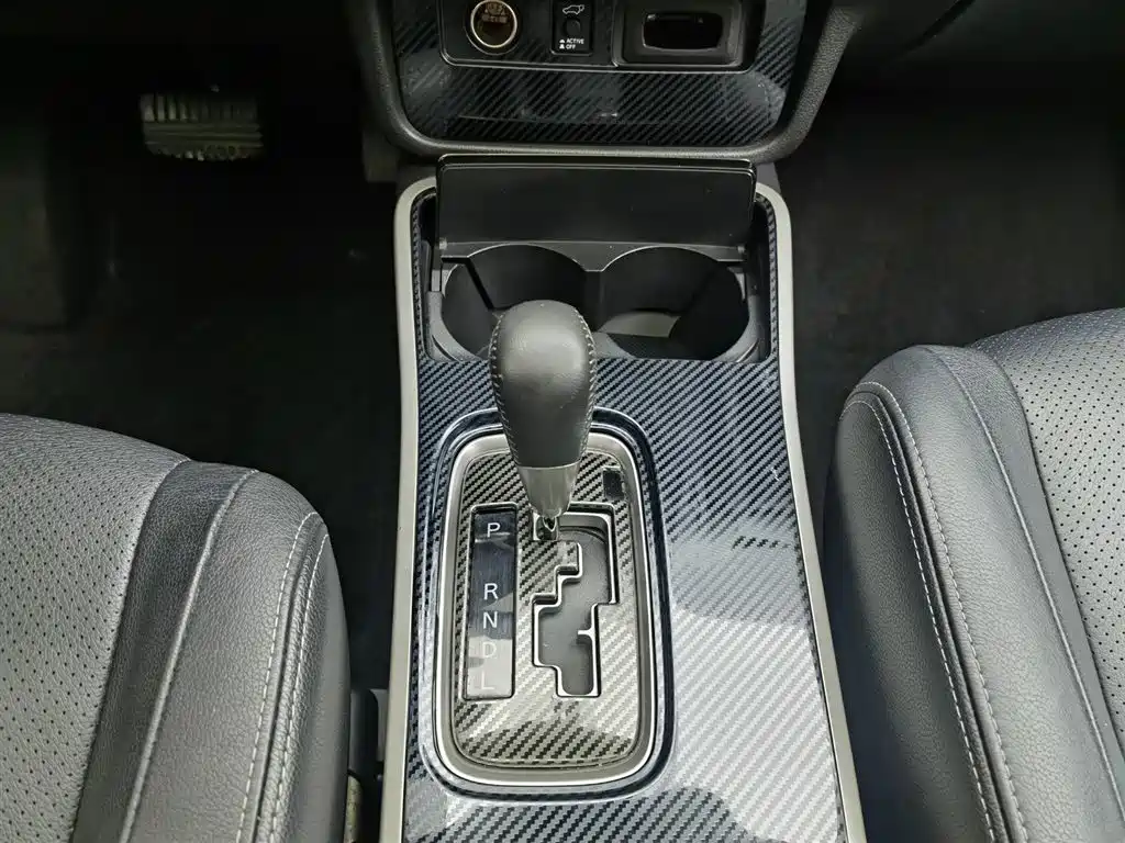 Mitsubishi Outlander 2018 2.4L 4WD Luxury Edition 7-seater фото 13