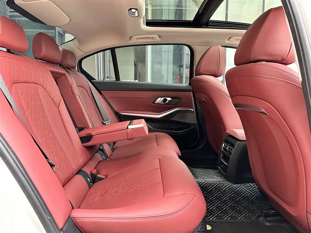 BMW 3 Series 2024 320Li M Sport Package фото 16