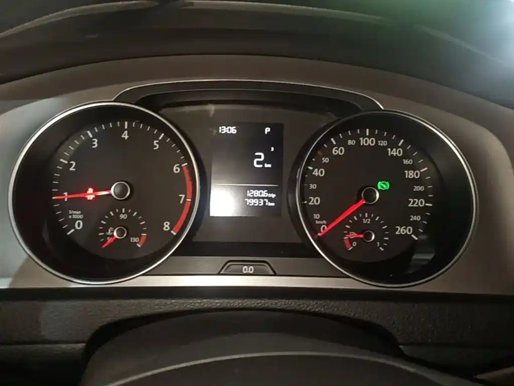 Volkswagen Golf 2016 1.6L Automatic Fashion фото 12