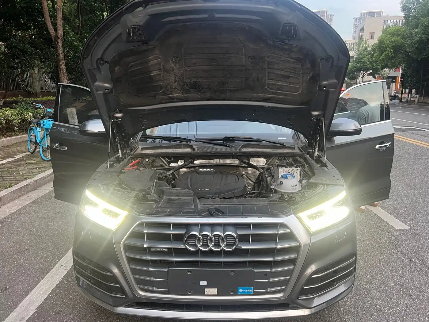 Audi Q5L 2020 Facelift 40 TFSI Honor Fashion фото 16