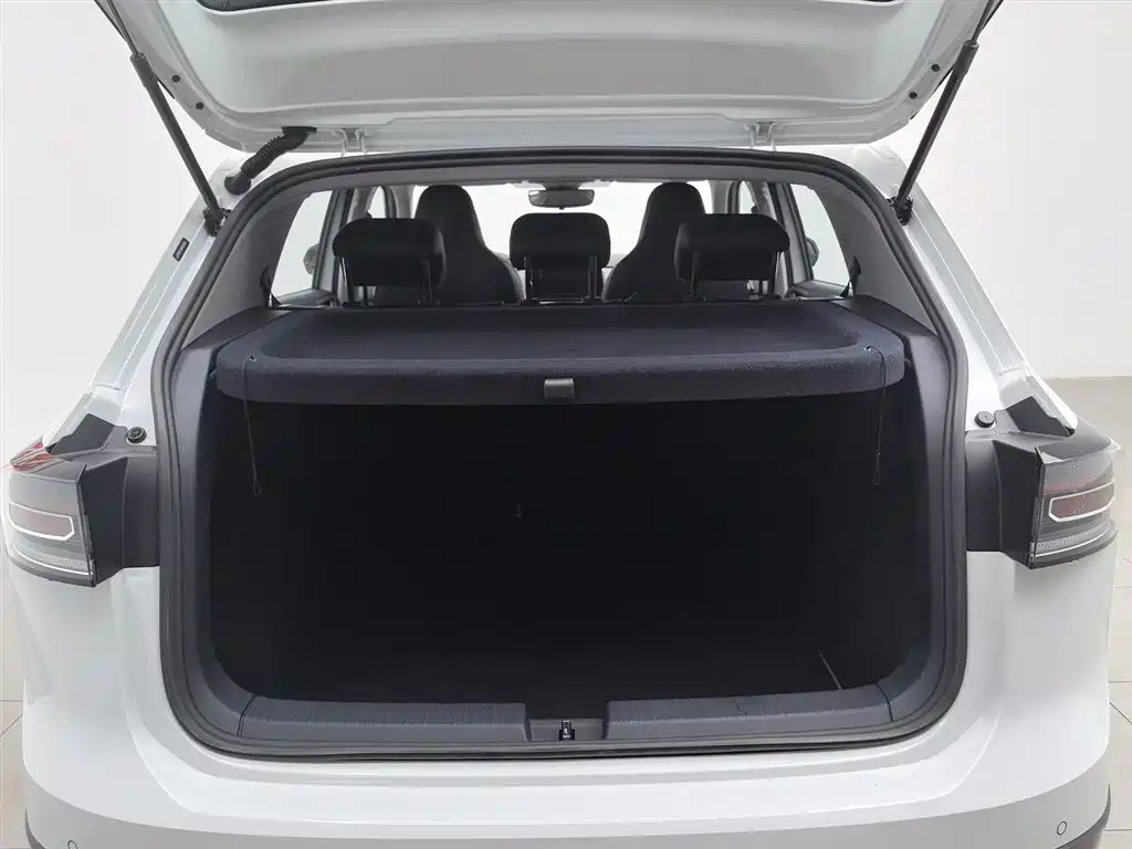 Volkswagen Tharu 2025 Model Rising Star 300TSI Aspiration Edition фото 16