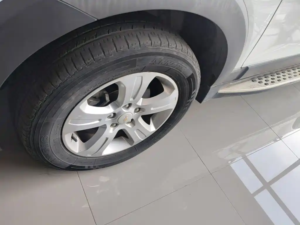Photo 23 - Chevrolet Captiva