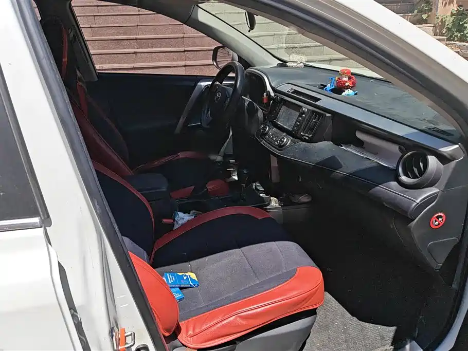 Toyota RAV4 Rongfang 2018 2.0L CVT 2WD Trend X Edition фото 8