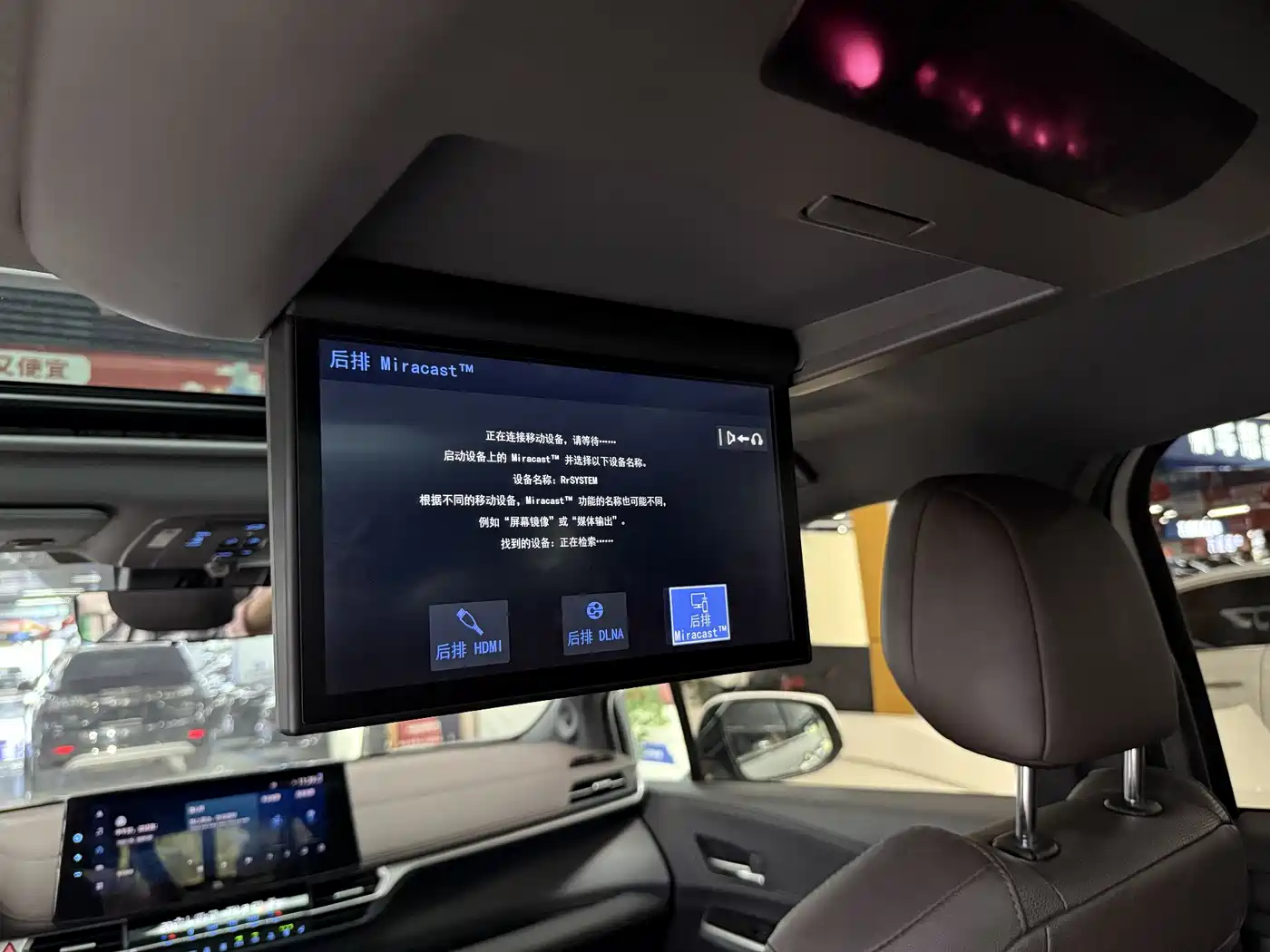 Toyota Sienna 2021 2.5L Hybrid Platinum Edition фото 9