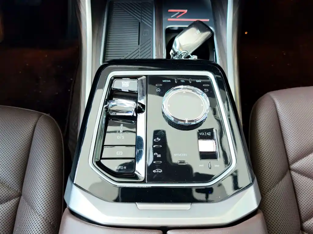 BMW 7 Series 2023 Model 735Li Luxury Package фото 14