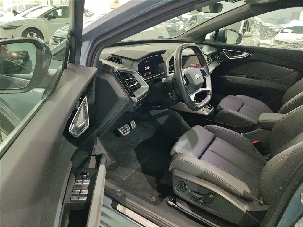 Audi Q4 e-tron 2024 40 e-tron Pioneer Edition фото 16