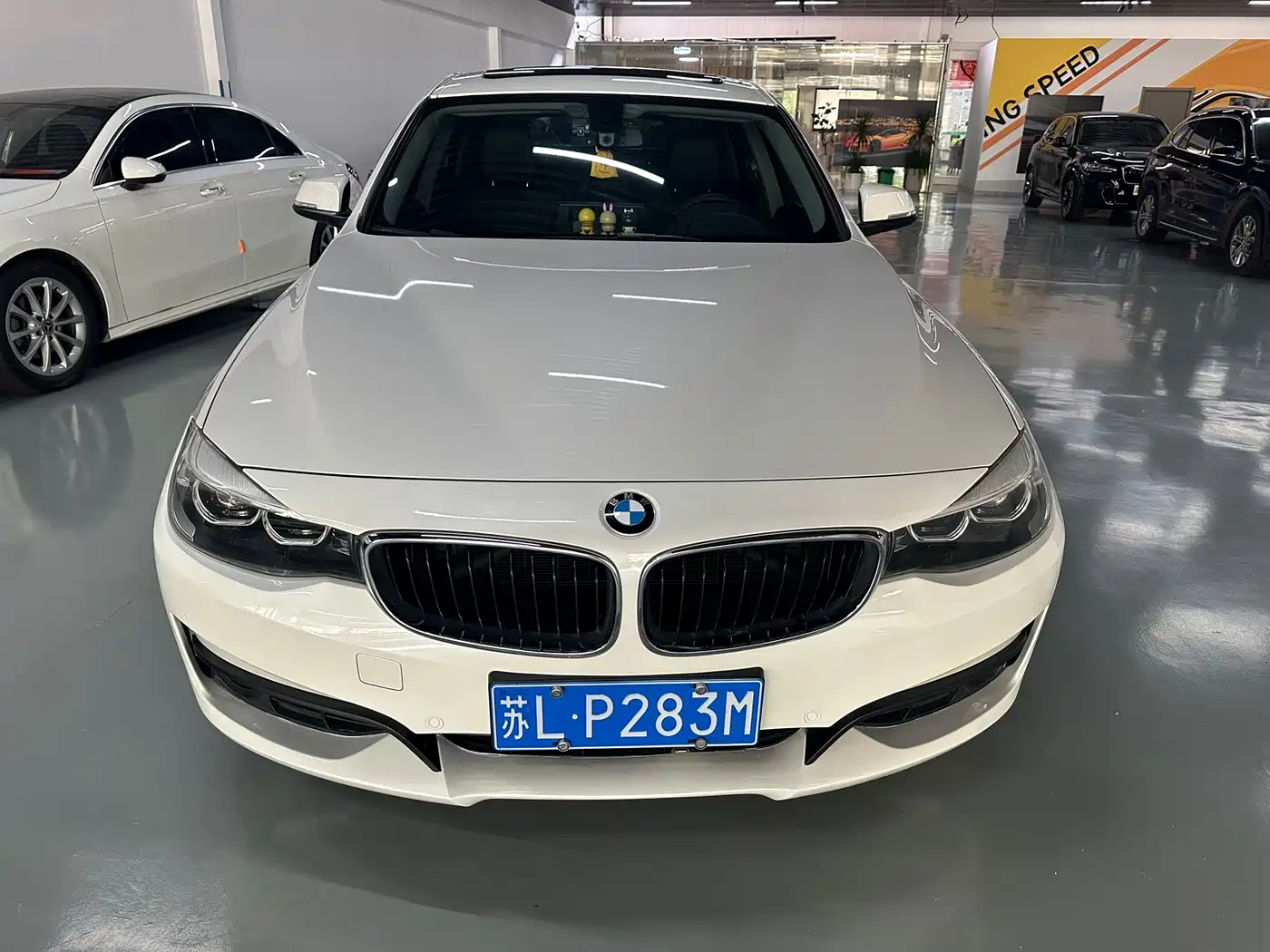 BMW 3 Series GT 2018 320i Fashion фото 2