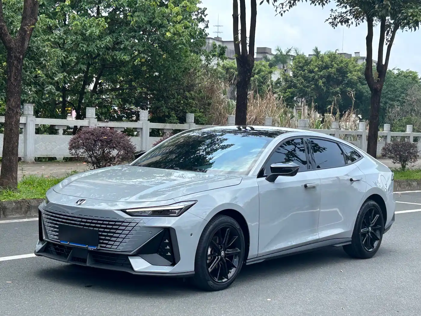 Changan UNI-V 2023 1.5T Luxury Edition
