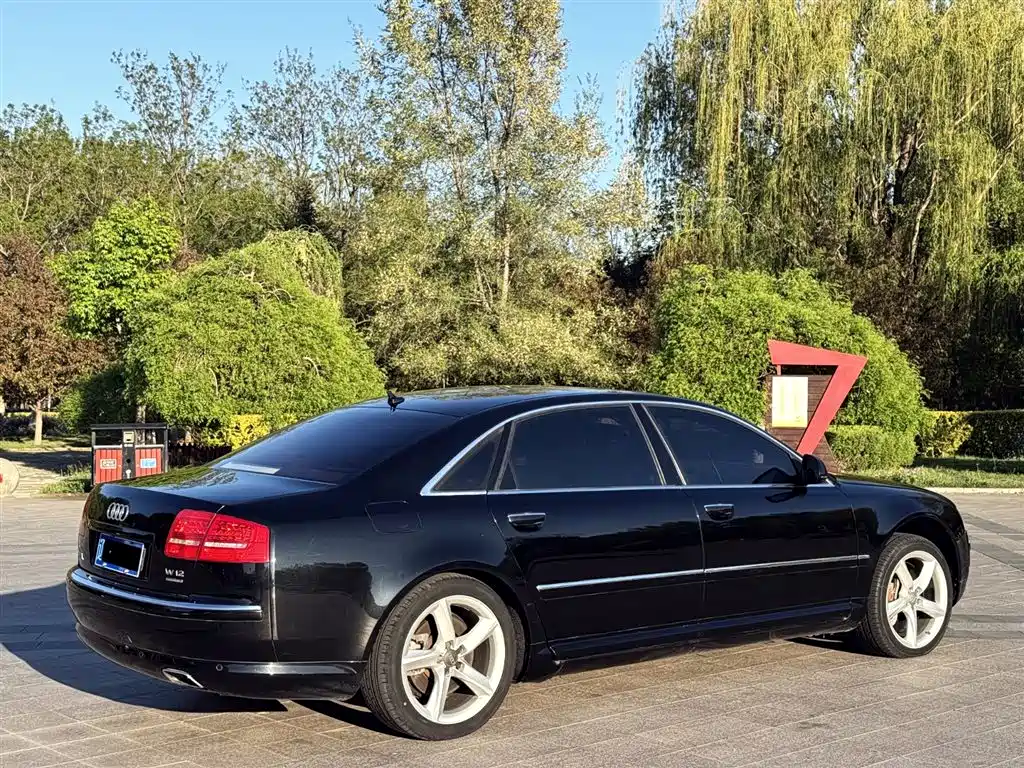 Audi A8 2009 Audi A8L 6.0 W12 quattro Exclusive фото 16