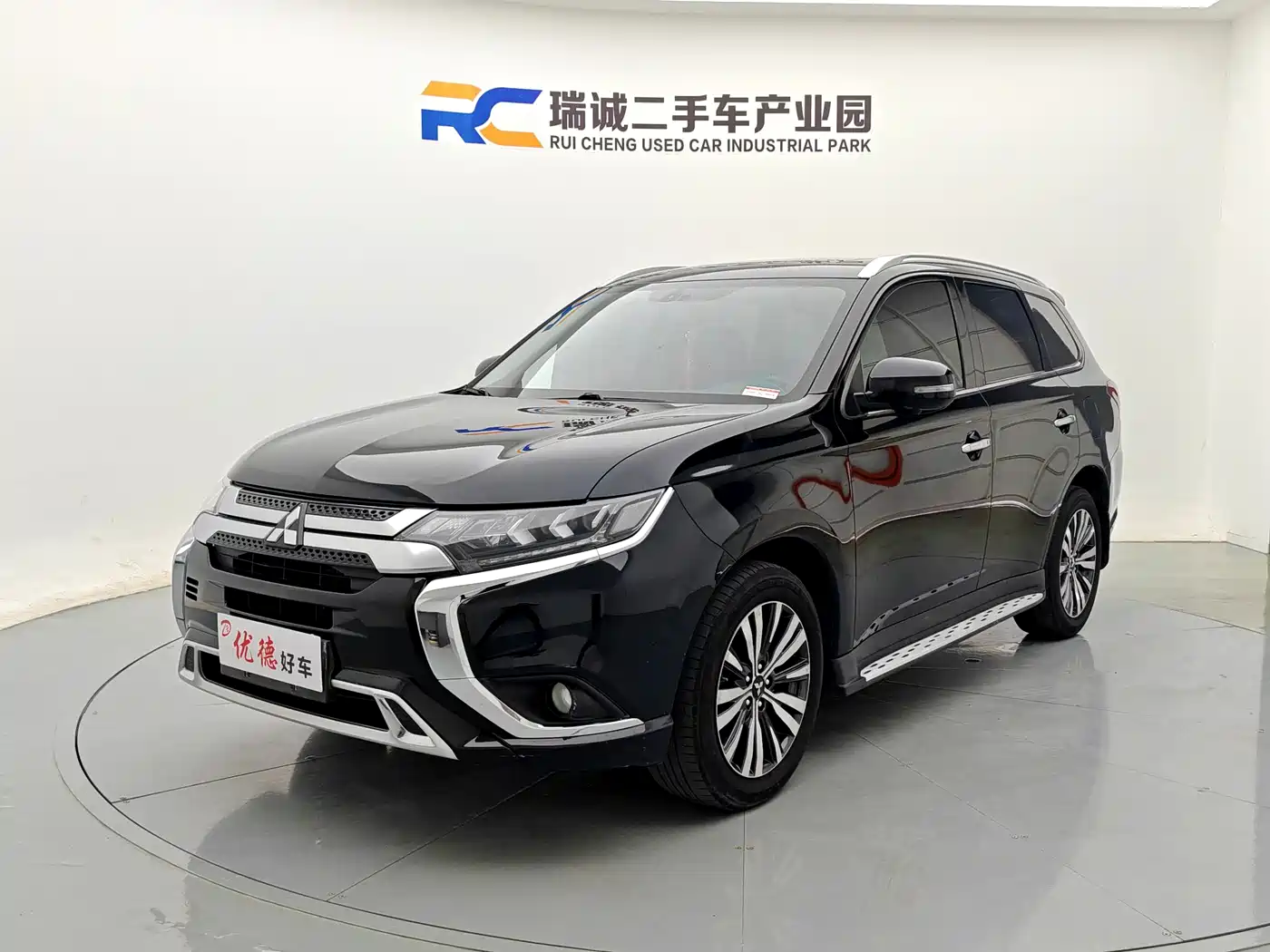 Mitsubishi Outlander 2021 2.4L 4WD Deluxe Edition 7-Seater