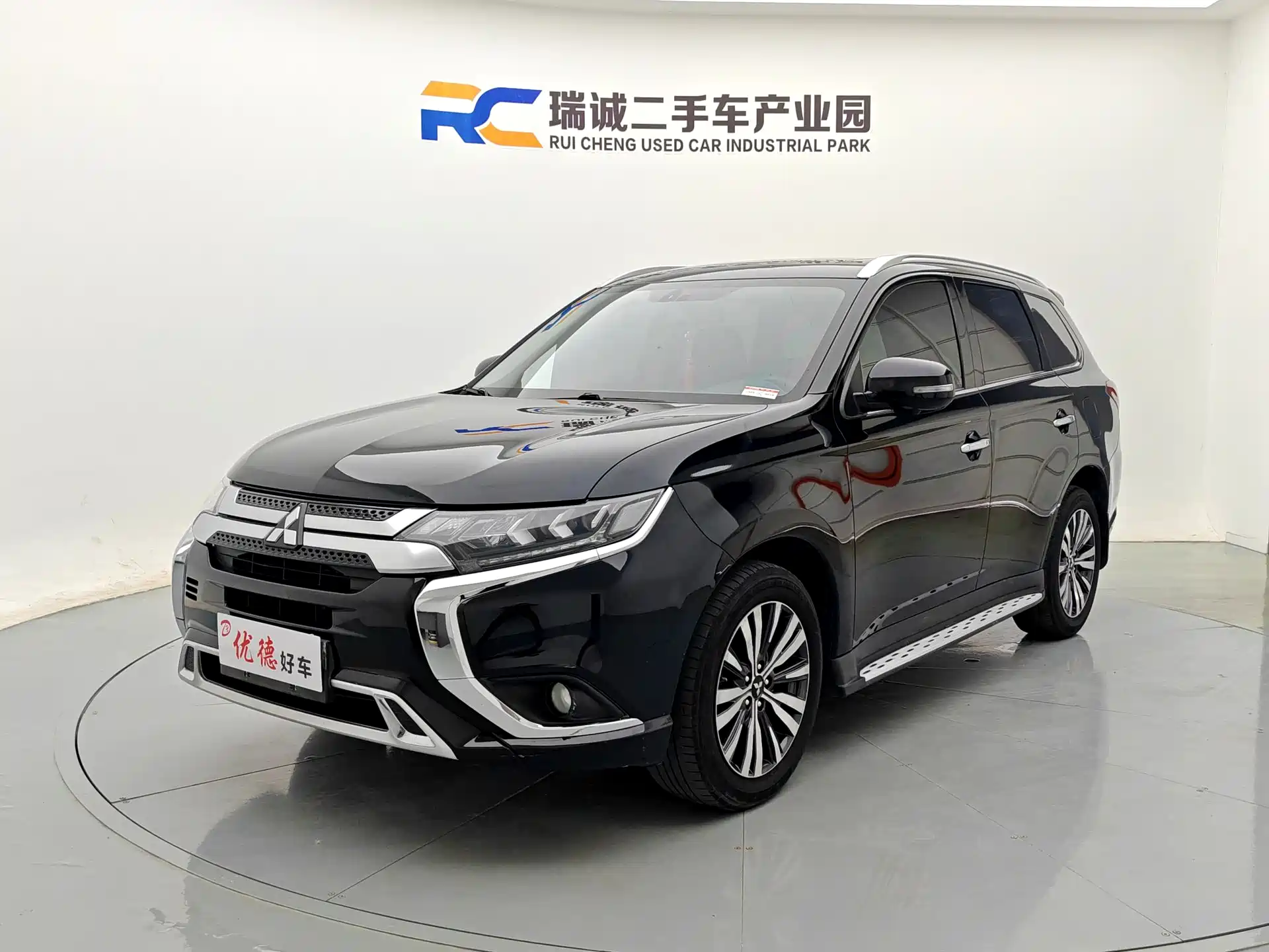 Фото 1 - Mitsubishi Outlander
