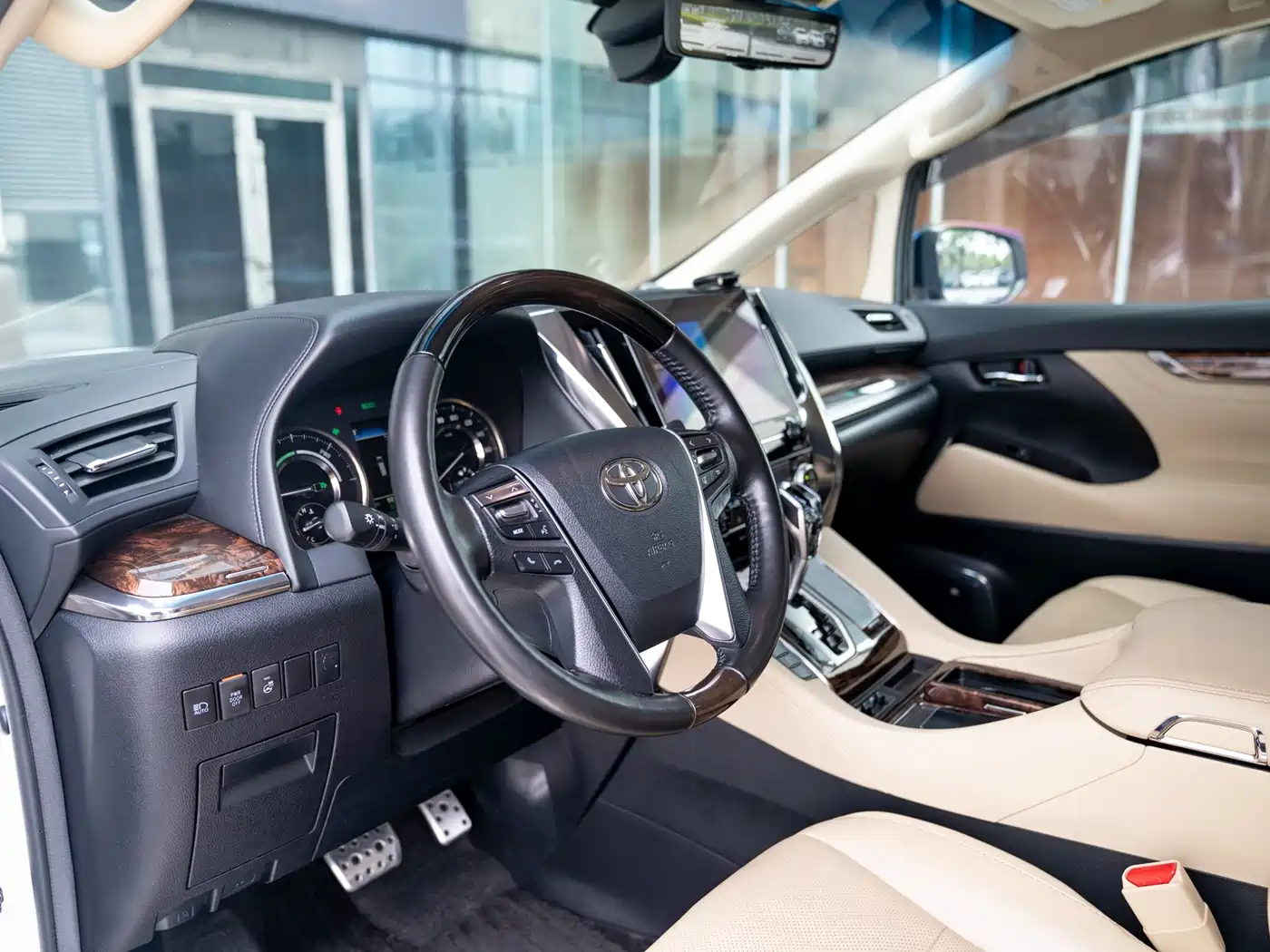 Toyota Alphard 2020 Hybrid 2.5L Luxury Edition фото 13