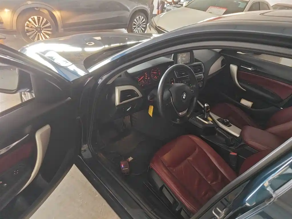 BMW 1 Series (Import) 2016 118i Leading фото 16