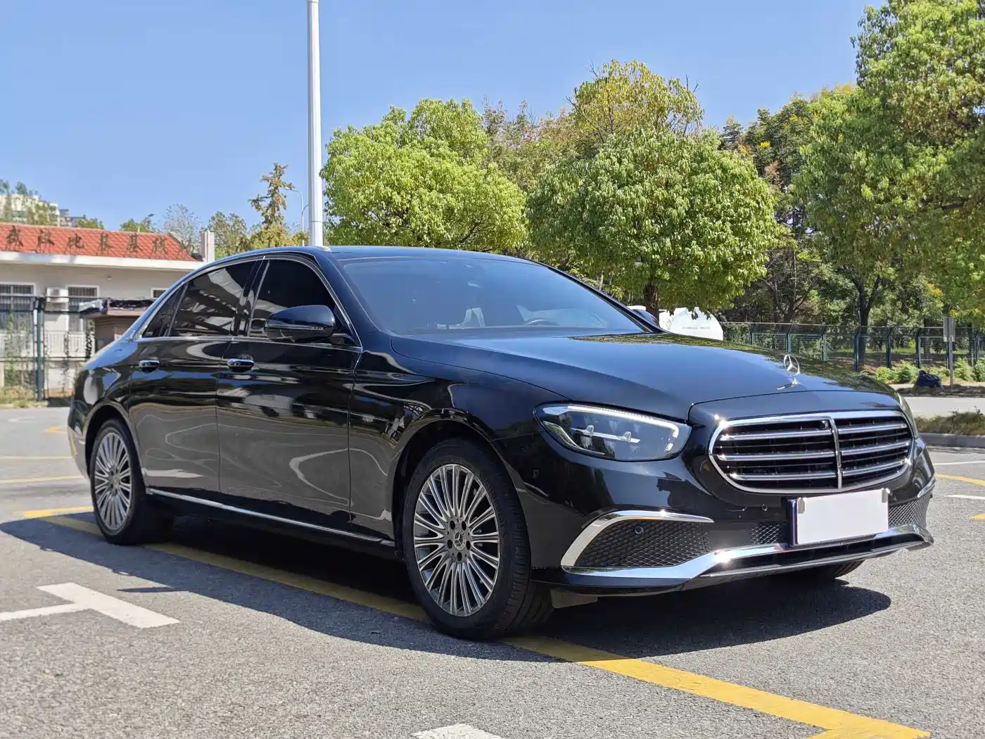 Mercedes-Benz E-Class 2022 Facelift E 300 L Fashion Style фото 3