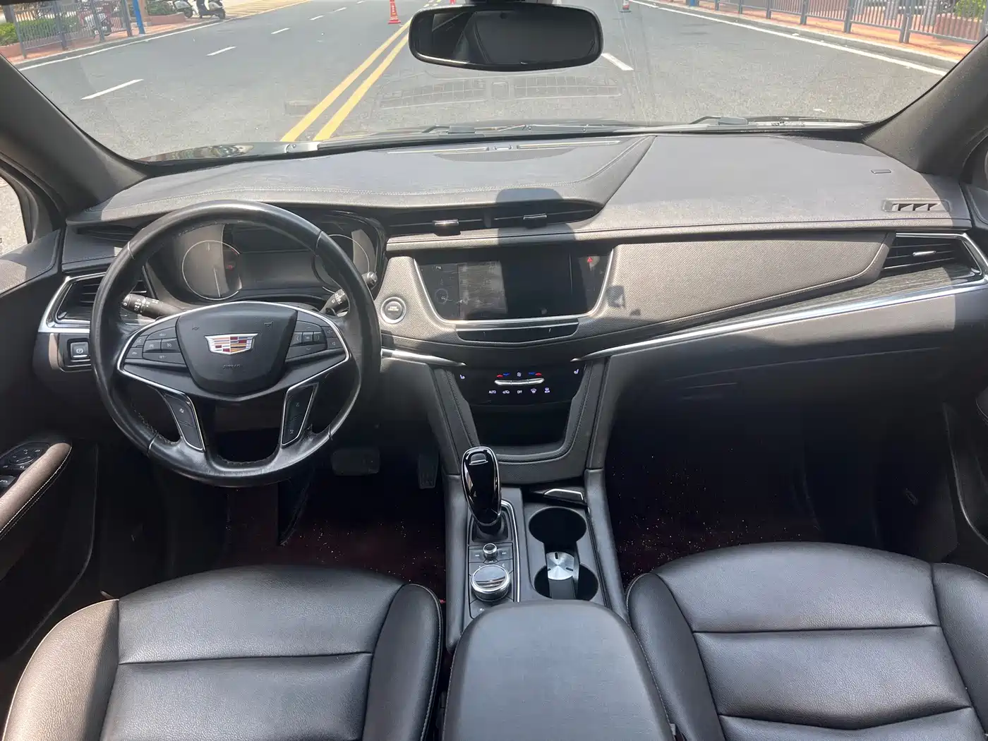 Photo 12 - Cadillac XT5