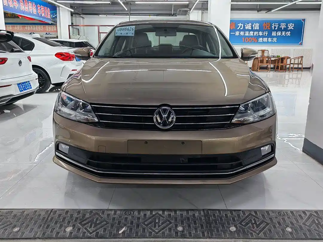 Volkswagen Sagitar 2017 230TSI Automatic Comfort фото 2