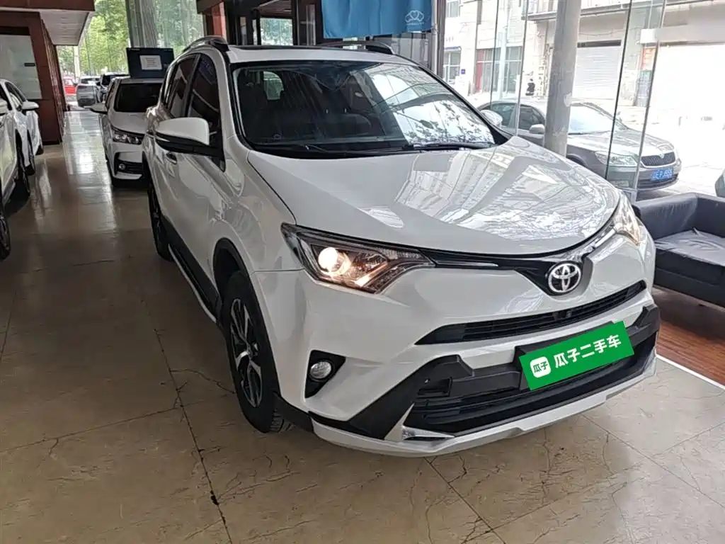 Toyota RAV4 Rongfang 2016 2.0L CVT 2WD Trend (China V) фото 4