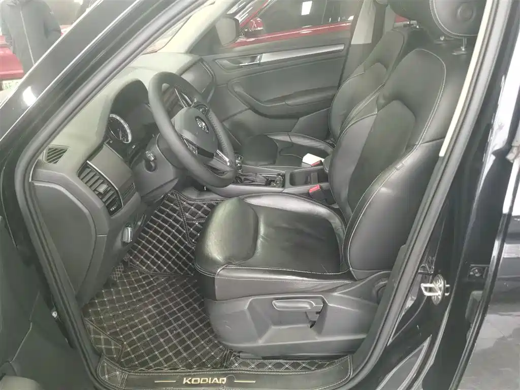 Škoda Kodiaq 2018 TSI330 5-seat FWD Luxury фото 11