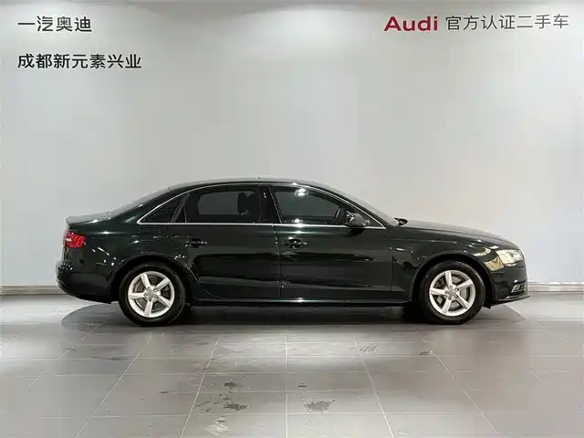 Audi A4L 2013 30 TFSI Automatic Comfort — фото 3